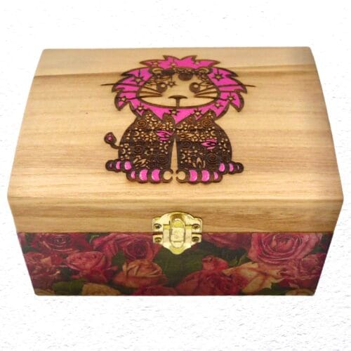 Decorated Wooden Keepsake, Trinket, Jewellery Box 17cm: Lion
