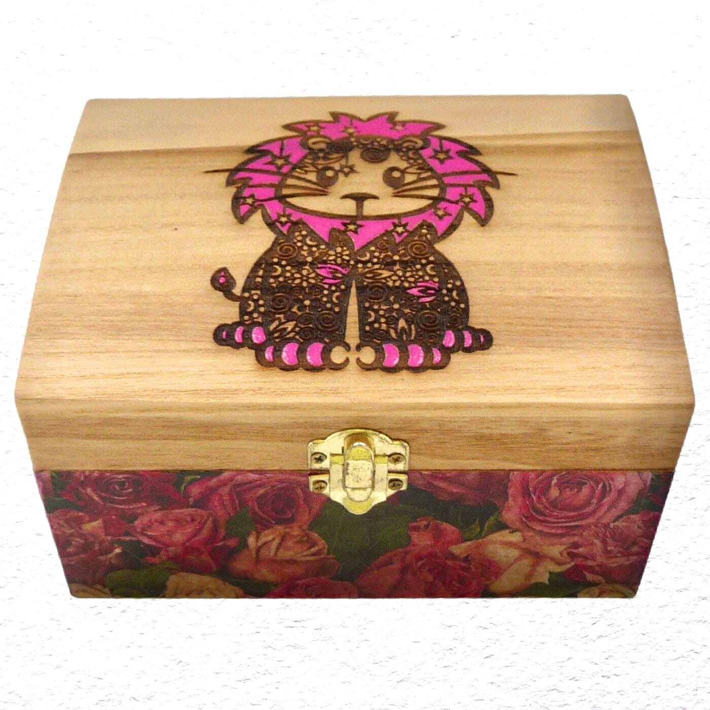 Decorated Wooden Keepsake, Trinket, Jewellery Box 17cm: Lion