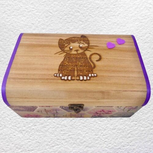 Decorated Wooden Keepsake, Trinket, Jewellery Box 25cm: Cat