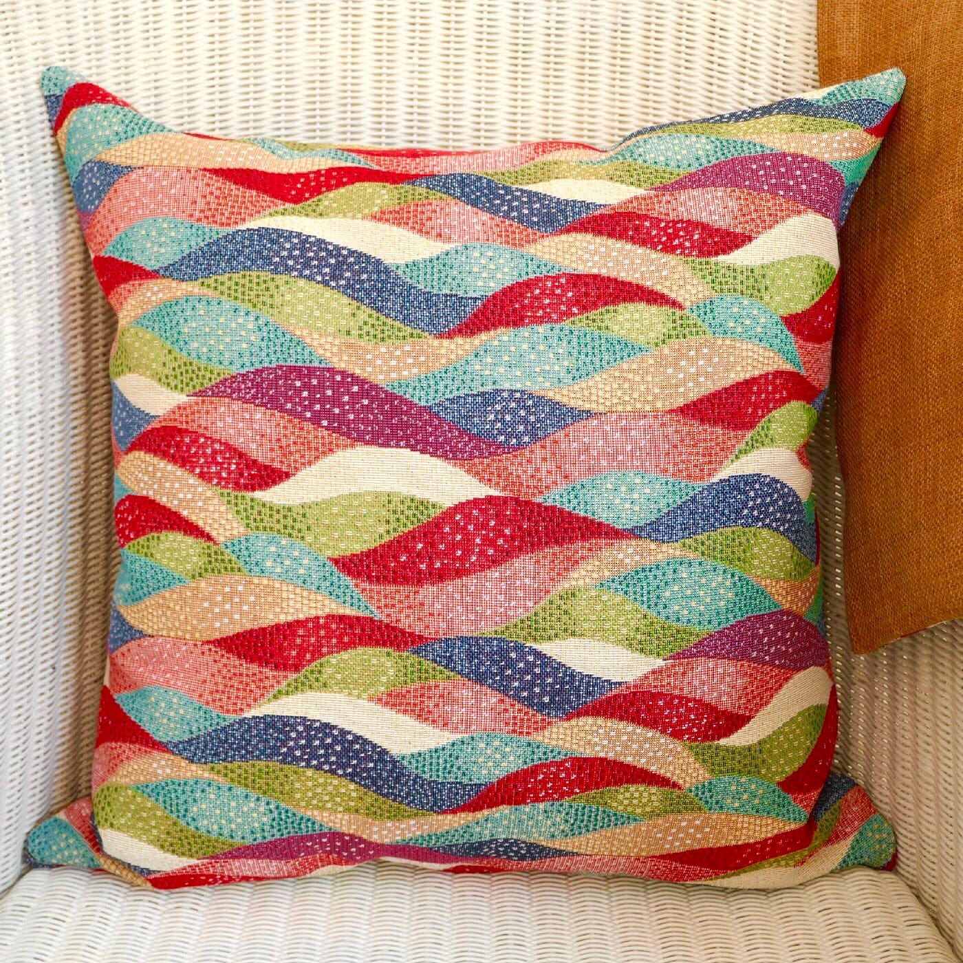 Tapestry Scatter Cushion, Waves design / Gold reverse