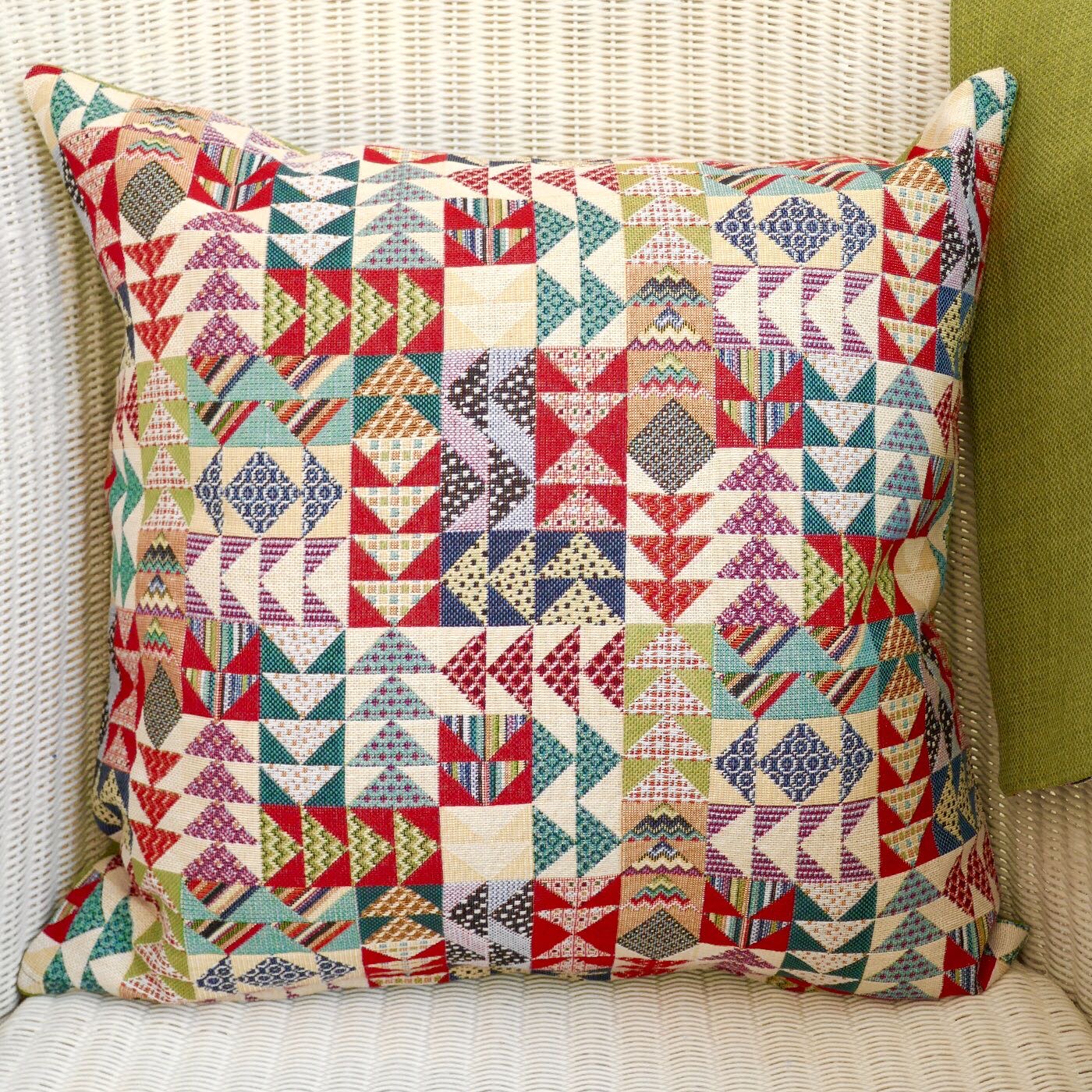 Tapestry Scatter Cushion, Arrows design / Green reverse