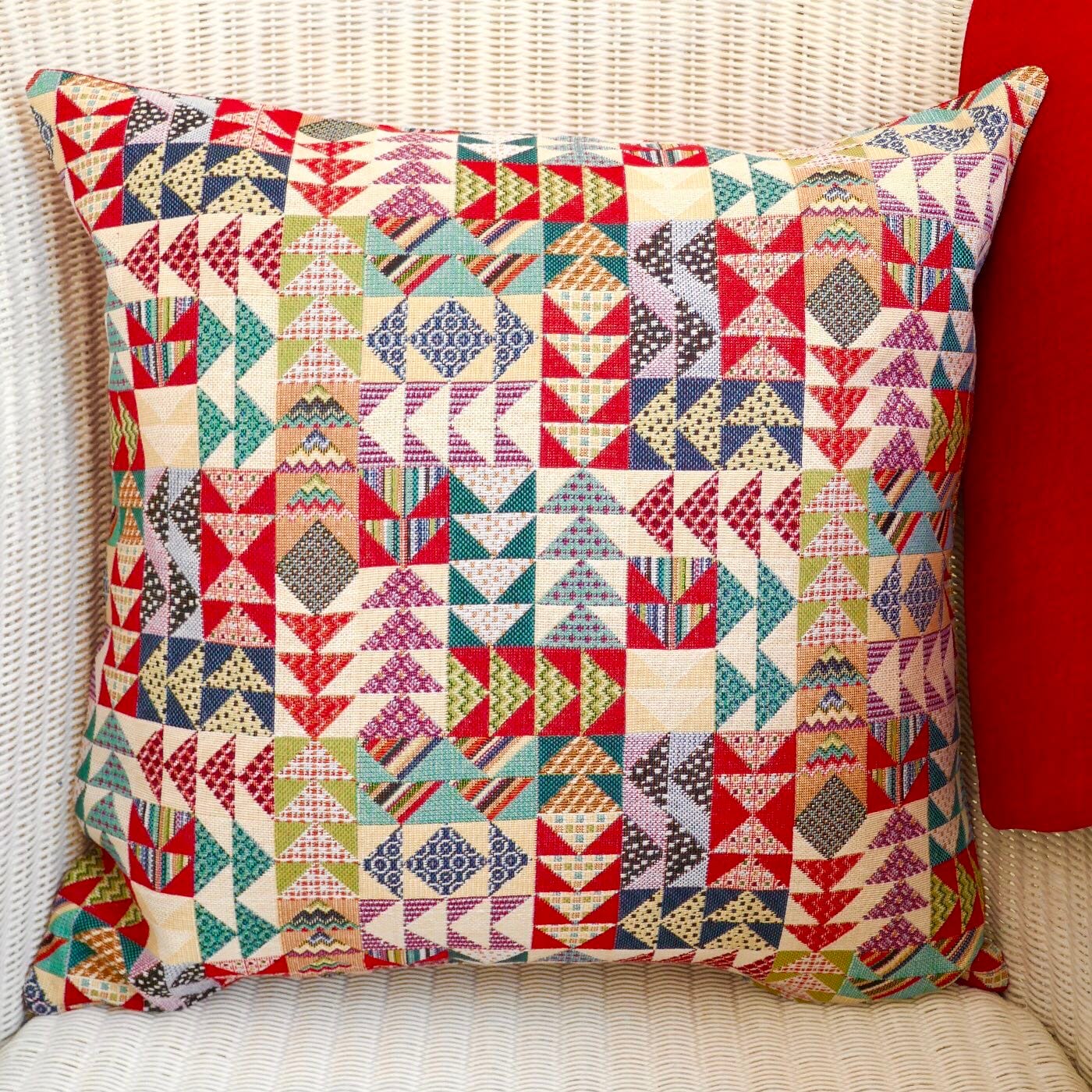 Tapestry Scatter Cushion, Arrows design / Red reverse