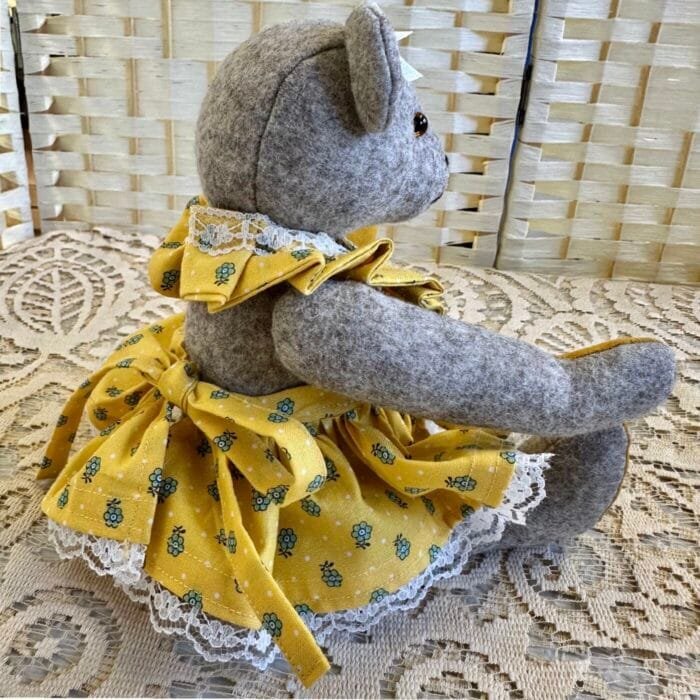 Collectable Artist Bear - Alice: 27cm in Grey Wool Felt - Image 3