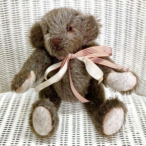 Garth: Mohair Artist Bear / Collectable Teddy Bear 25cm
