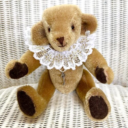 Amelia: Mohair Artist Bear / Collectable Teddy Bear 25cm